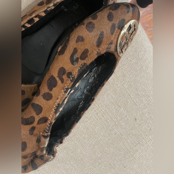 Tory Burch Leopard Print Slip-On Flats Size 40 – Signs of Wear - Picture 5 of 6